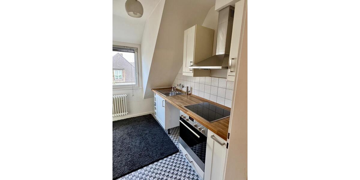 Dachgeschoßwohnung Hamburg Altona - 2.5 Zimmer, 89 m&sup2;, 1.300&euro; | Angebot:26123736