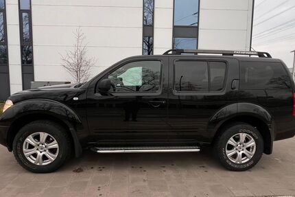 Nissan Pathfinder 241.360 km 4.800 &euro; Hamburg 21079