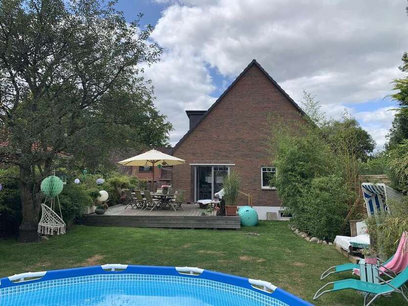Haus zum Kaufen in Jersbek 565.000 € 165 m²