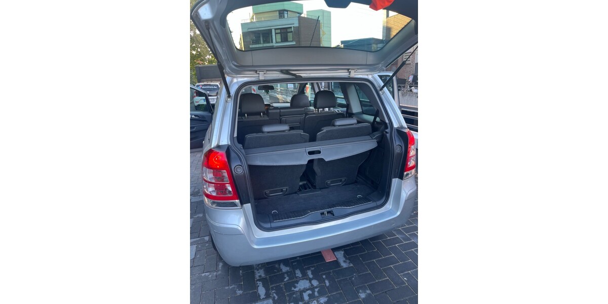 Opel Zafira 209.103 km 4.799 € Geesthacht 21502