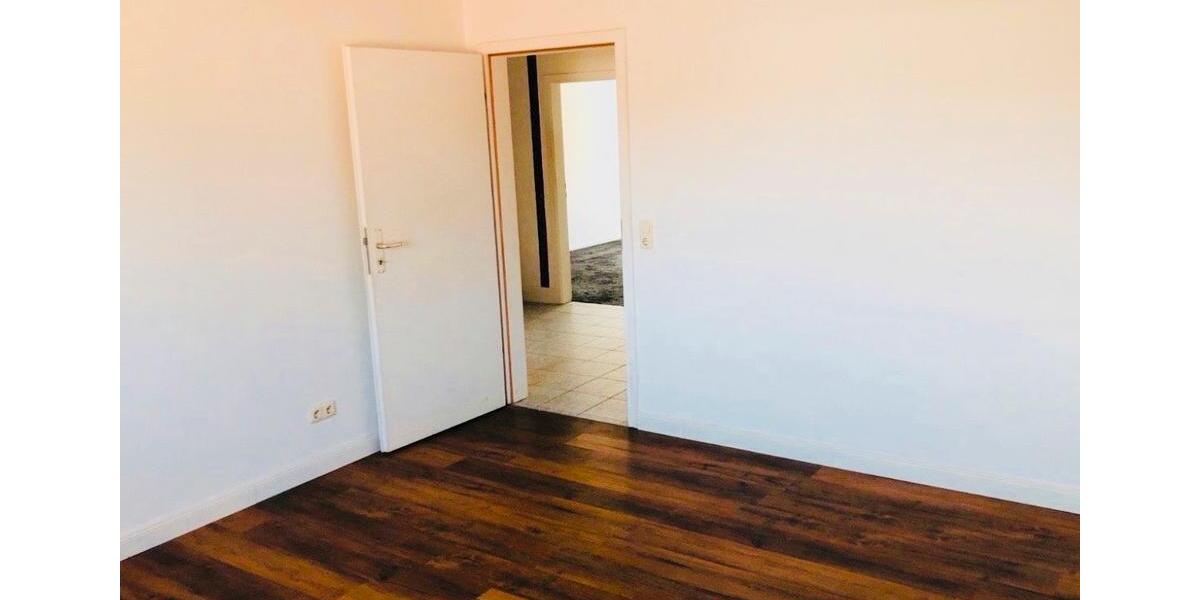 TOP 3-Zi.-Wohnung in Norderstedt mit Balkon,EBK & Stellplatz 3 zimmer
