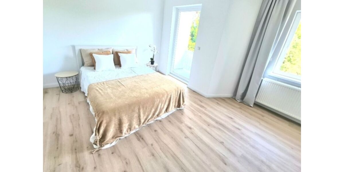 Provisionsfrei* Sonniger Garten mit modernem Traumhaus nahe Internationale Schule - Reihenmittelhaus Hamburg Altona | Angebot:26227930