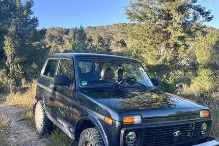 Lada Taiga 42.000 km 9.000 € Hamburg 22523