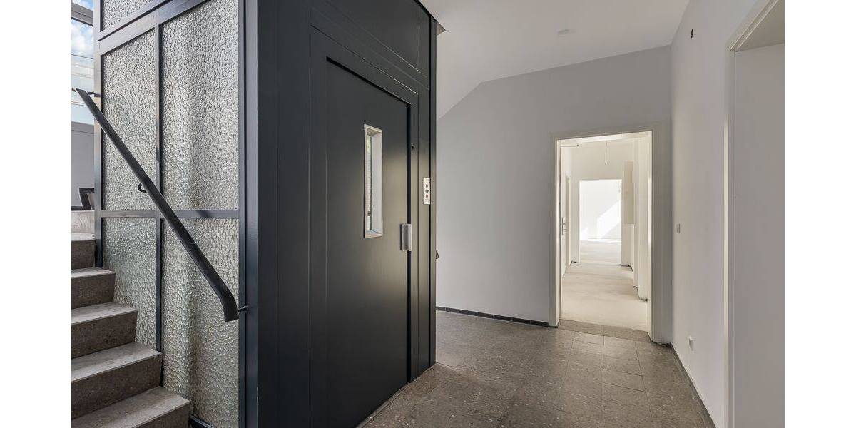 Freies und sehr umfangreich saniertes Bürohaus mit Tiefgarage zimmer