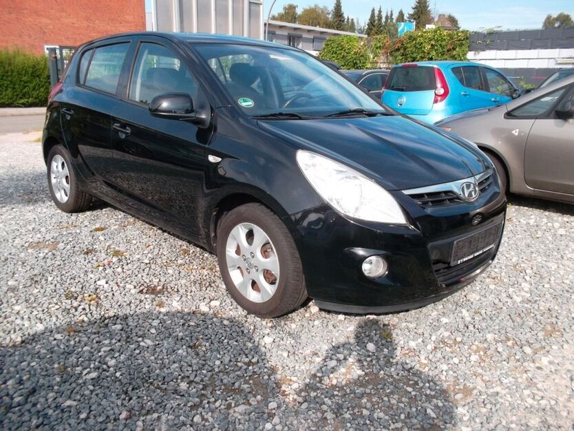 Hyundai i20 132.000 km 6.690 € Hamburg 22045