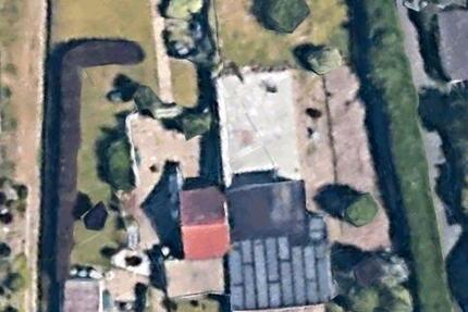 Schönes großes Baugrundstück 1700qm mit Altbestand.