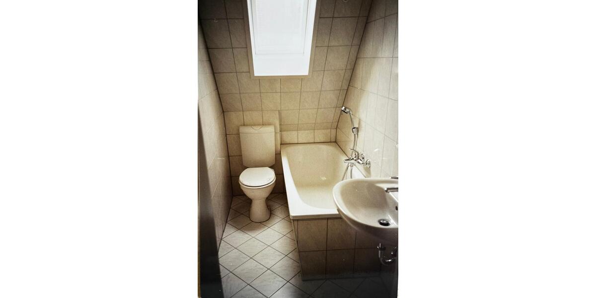 Dachgeschoßwohnung Pinneberg - 2.5 Zimmer, 48 m&sup2;, 120.000&euro; | Angebot:27081999
