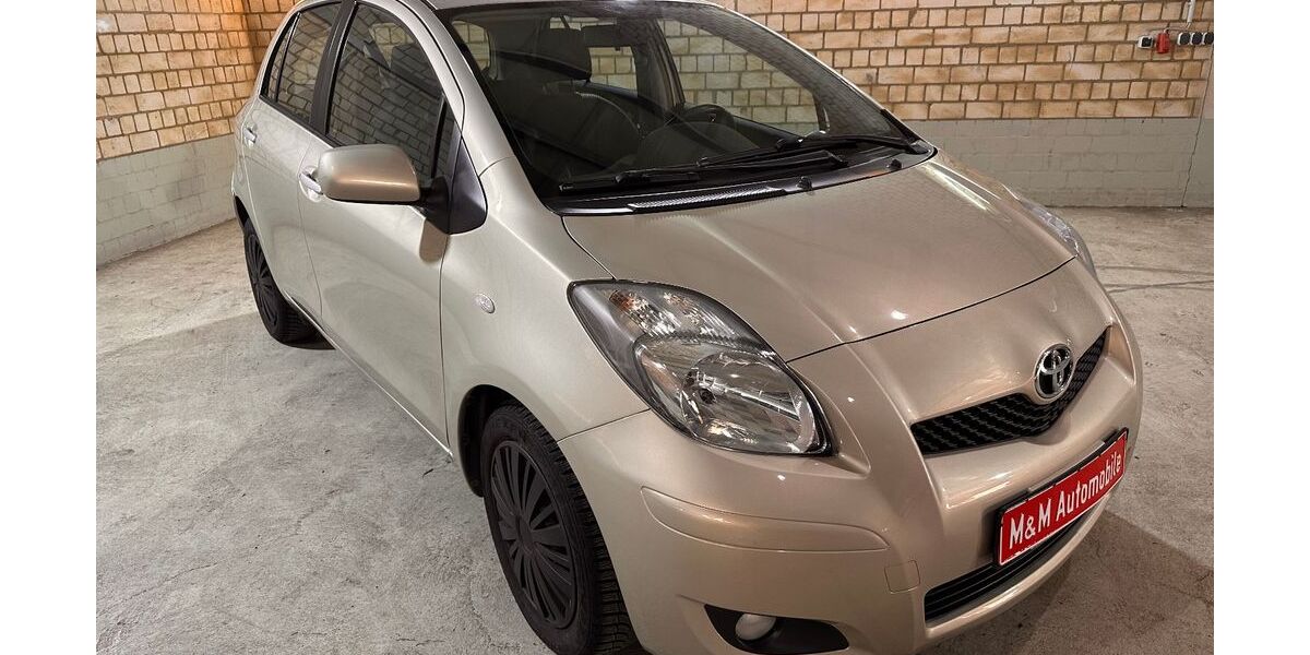 Toyota Yaris 125.300 km 4.650 &euro; Hamburg 21079