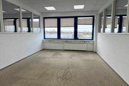 Gewerbeobjekt Hamburg Rahlstedt - 2 Zimmer, 110 m&sup2;, 1.430&euro; | Angebot:26825753