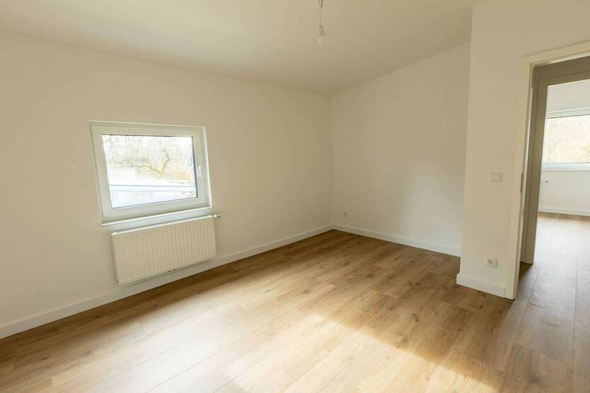 Helle Doppelhaushälfte in Hamburg-Rissen – Erstbezug nach Sanierung mit Garten & Terrasse