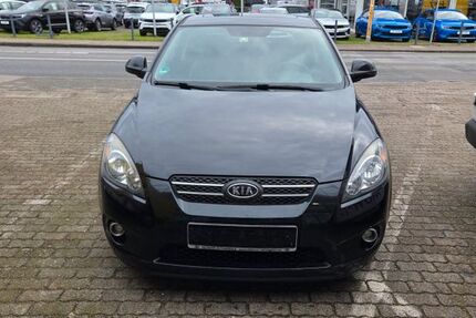 Kia ceed Sportswagon 227.000 km 2.800 &euro; Alveslohe 25486