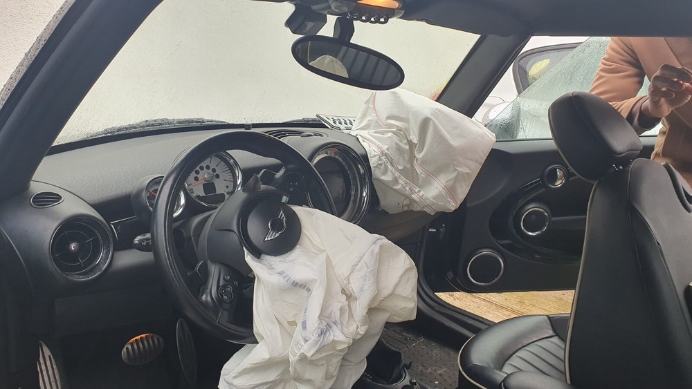 Mini Cooper S Cabrio (R57) 164.241 km 5.500 &euro; Hamburg 20038