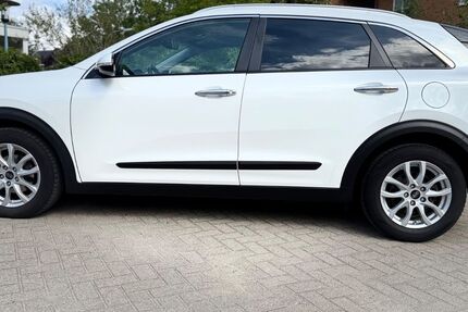 Kia Niro 109.600 km 13.700 € Hamburg 22523