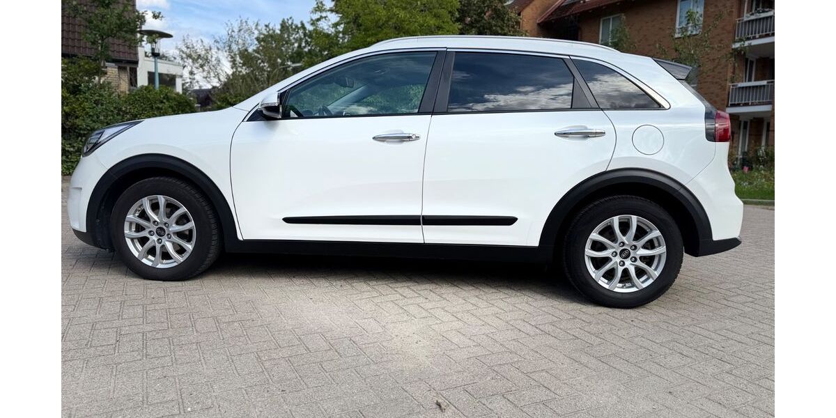 Kia Niro 109.600 km 13.990 € Hamburg 22523