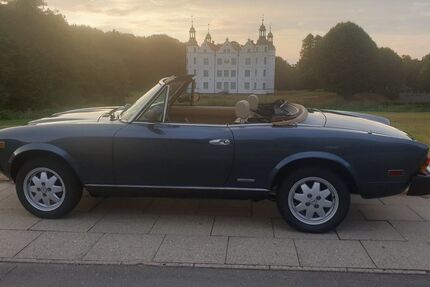 Fiat 124 Spider 158.000 km 15.700 &euro; Braak 22145