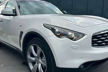 INFINITI FX 175.000 km 11.490 &euro; Hamburg 20535