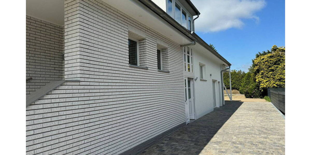 Einfamilienhaus Hamburg Schnelsen - 9 Zimmer, 236 m&sup2;, 899.000&euro; | Angebot:26795172