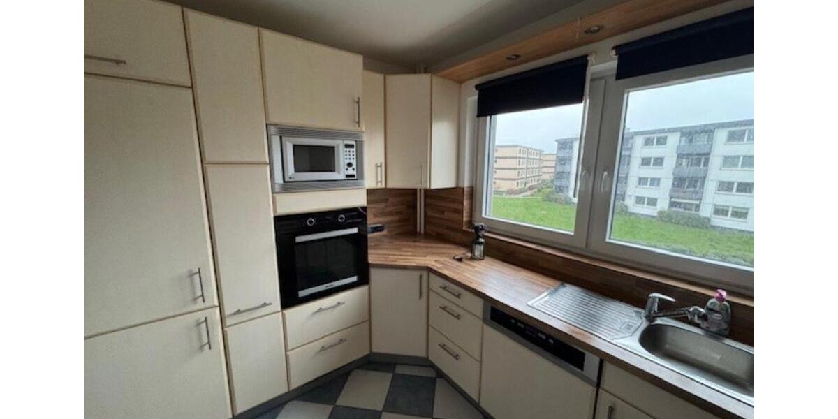 Schöne 3,5 Zimmer Wohnung mit Balkon, Keller und Parkplatz 3 zimmer