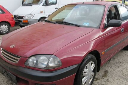 Toyota Avensis 253.223 km 1.800 € Hamburg 20537