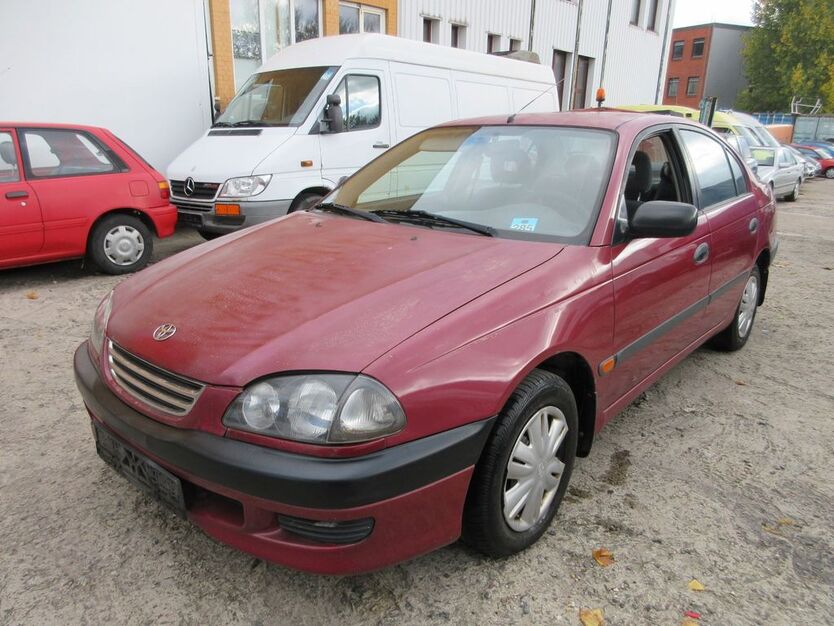 Toyota Avensis 253.223 km 1.800 € Hamburg 20537