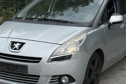 Peugeot 5008 172.203 km 2.990 &euro; Hamburg 20539