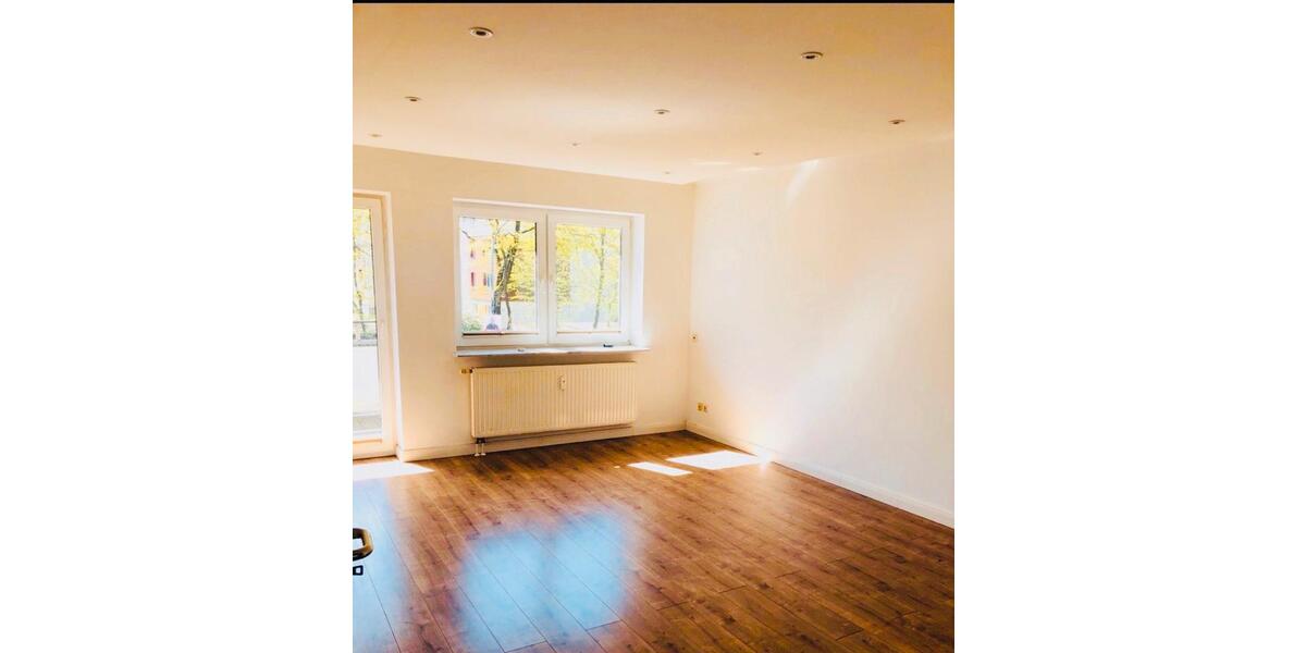 TOP 3-Zi.-Wohnung in Norderstedt mit Balkon,EBK & Stellplatz 3 zimmer