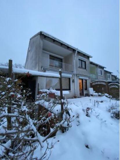 Reihenhaus Norderstedt Glashütte - 6 Zimmer, 150 m&sup2;, 400.000&euro; | Angebot:27062156