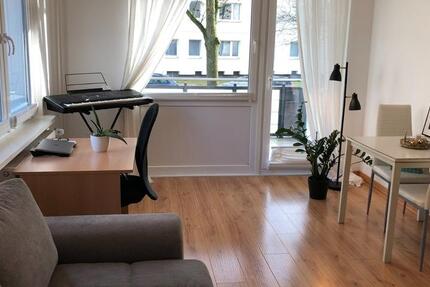 Wohnung Hamburg Barmbek-Nord - 2 Zimmer, 48 m&sup2;, 1.300&euro; | Angebot:25102437