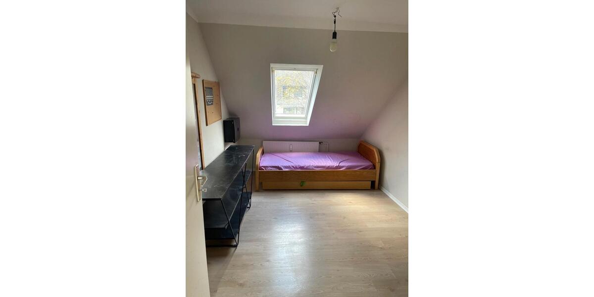 Dachgeschoßwohnung Hamburg Wandsbek - 2 Zimmer, 52 m&sup2;, 994&euro; | Angebot:26427458