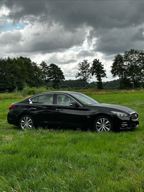 INFINITI Q50 279.000 km 13.000 € Hamburg 21148