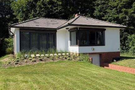 Provisionsfrei vom Eigentümer: Renovierter Bungalow in Parklage auf 702 m² Endgrundstück 4 zimmer