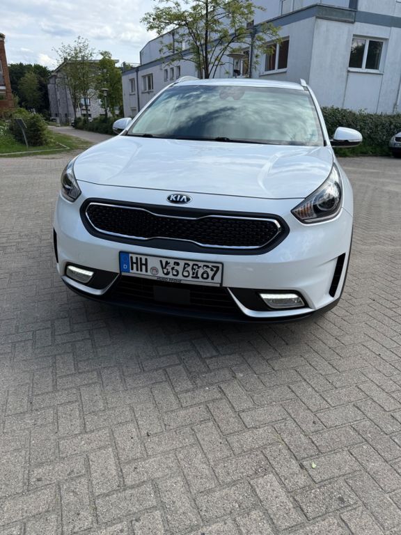 Kia Niro 109.600 km 13.990 € Hamburg 22523