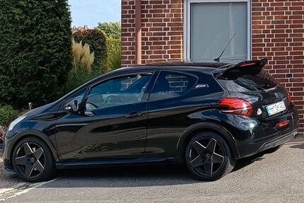 Peugeot 208 171.330 km 6.660 &euro; Hamburg 21037