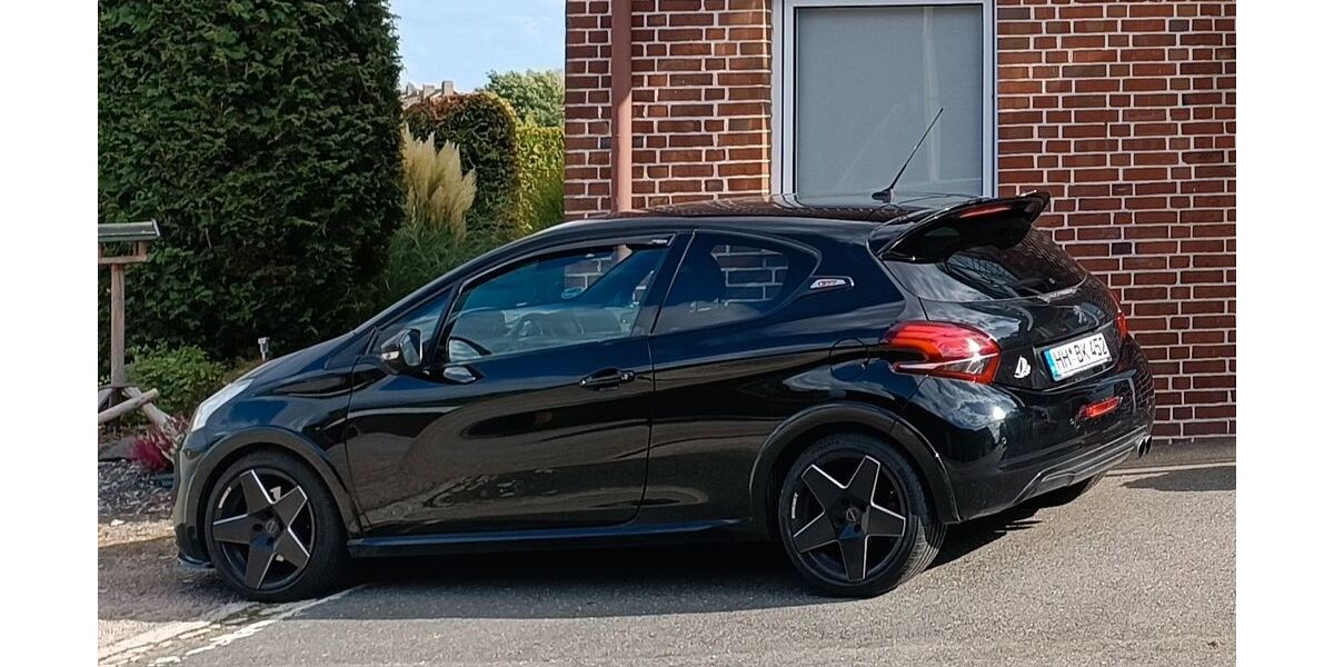 Peugeot 208 171.330 km 6.660 &euro; Hamburg 21037