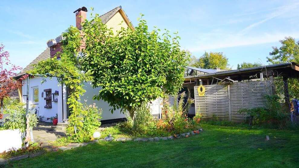 Haus zum Kaufen in Henstedt-Ulzburg 245.000 € 95 m²