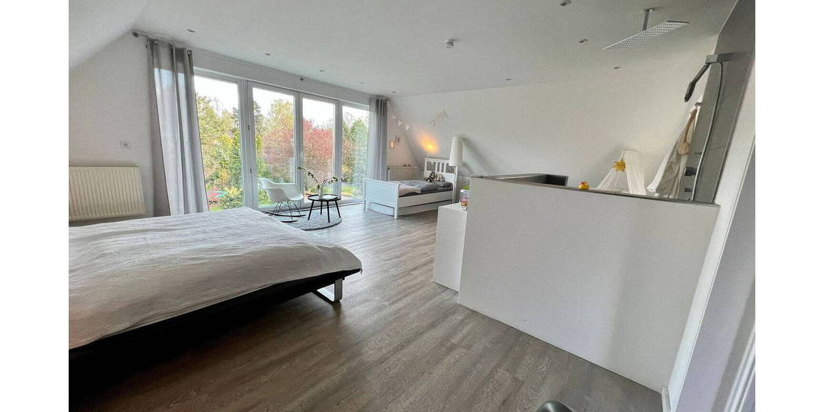 Einfamilienhaus Hamburg Rahlstedt - 8 Zimmer, 180 m&sup2;, 2.800&euro; | Angebot:26306502