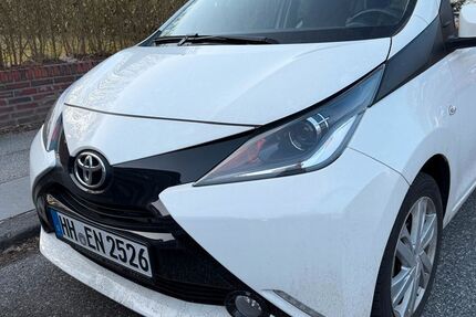 Toyota Aygo (X) 25.000 km 10.750 &euro; Hamburg 22045