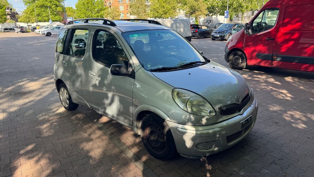 Toyota Yaris 197.000 km 1.999 &euro; Hamburg 22045