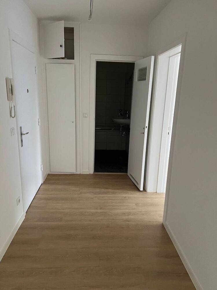 NEU Saniert, HH-Farmsen, 2,5 Zimmer Wohnung im 1.OG mit Balkon !Bitte beachten Sie unsere Fragen!