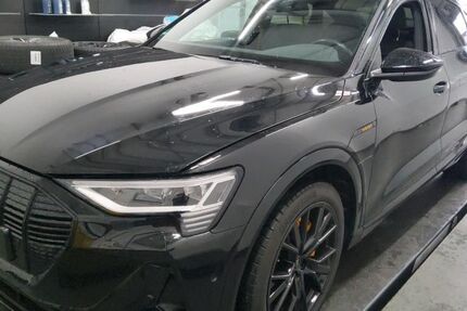 Audi e-tron 28.230 km 35.990 &euro; Hamburg 22047