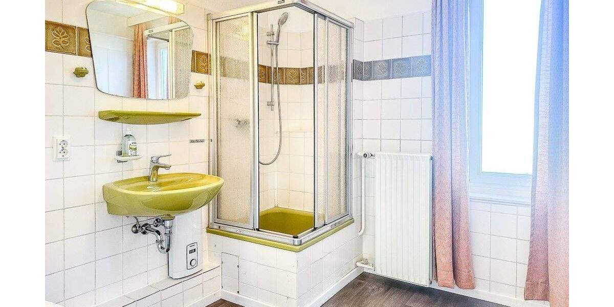 Befristet: Einfamilienhaus mit Einliegerwohnung 5 zimmer