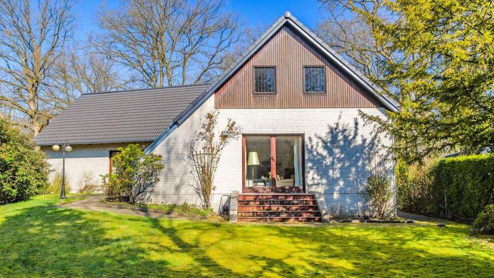 Haus zum Kaufen in Hamburg-Volksdorf 1.180.000 € 188.16 m²