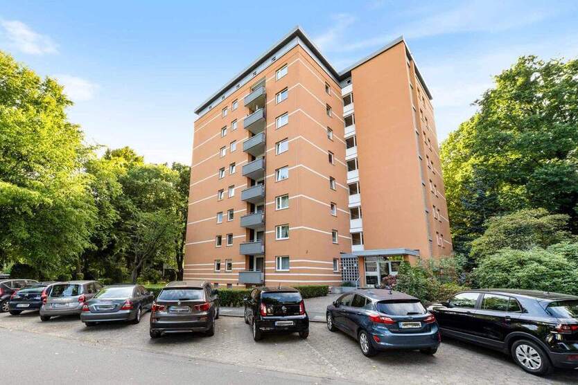 Sanierte 2-Zimmer-Wohnung mit Loggia am idyllischen Alsterlauf 2 zimmer