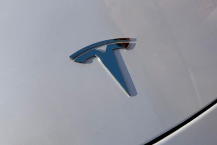 Tesla Model 3 60.000 km 27.600 &euro; Hamburg 21077