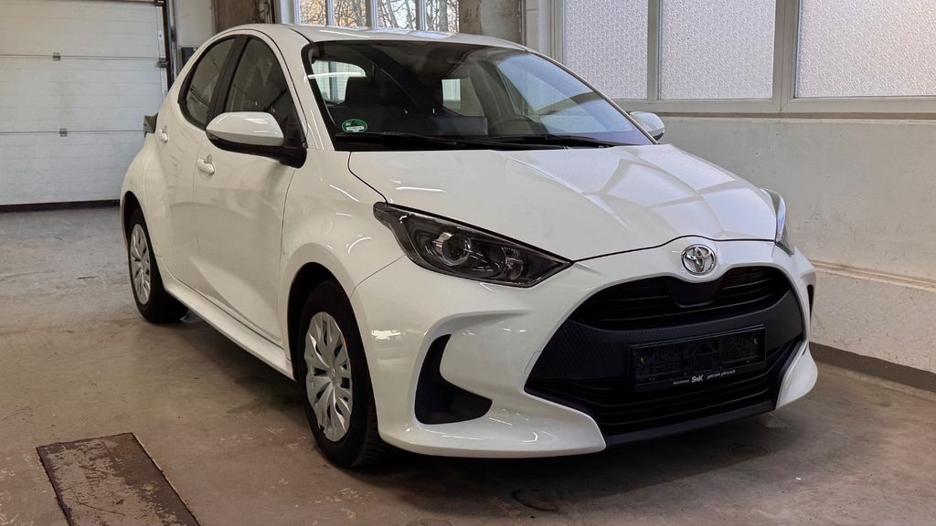 Toyota Yaris 38.300 km 13.500 &euro; Hamburg 22043