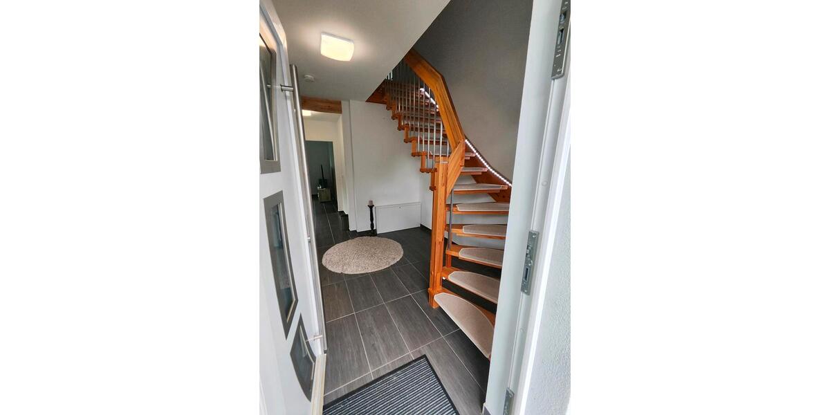 Etagenwohnung Geesthacht - 5 Zimmer, 156 m&sup2;, 1.950&euro; | Angebot:26241939