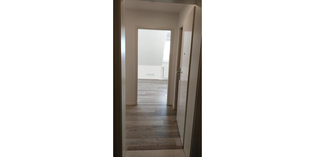 Dachgeschoßwohnung Pinneberg - 2 Zimmer, 35 m&sup2;, 620&euro; | Angebot:26072149
