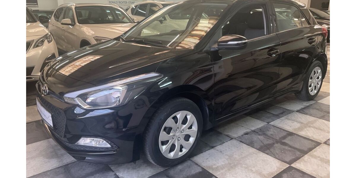 Hyundai i20 51.247 km 11.750 &euro; Hamburg 22087