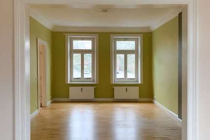 Ihr exklusives Kaufangebot - Charmante, großzügige 2-Zimmer-Wohnung in stilvoller Stadtvilla 2 zimmer