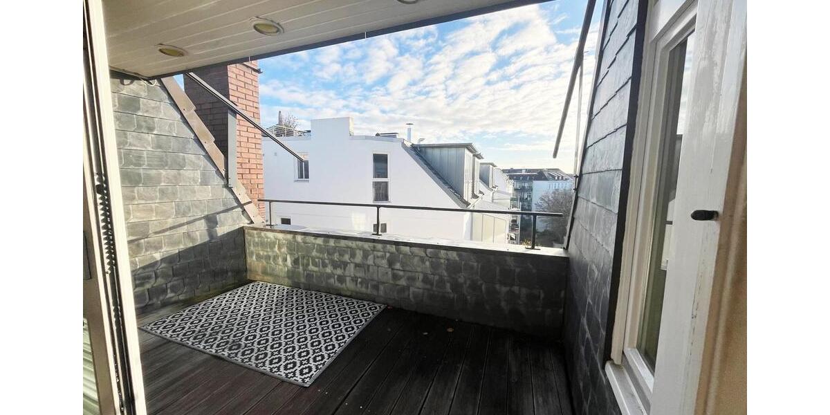 Dachgeschoßwohnung Hamburg Eppendorf - 3.5 Zimmer, 98 m&sup2;, 850.000&euro; | Angebot:25933215